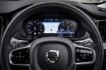 Volvo XC60 D4 Inscription 2017 года (UK)